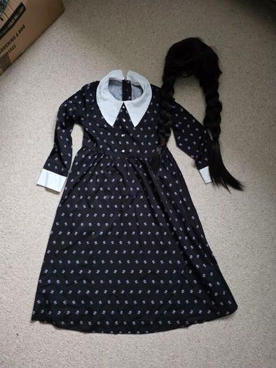 Wednesday Adams costume and wig size 10y