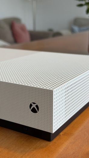 Xbox One S
