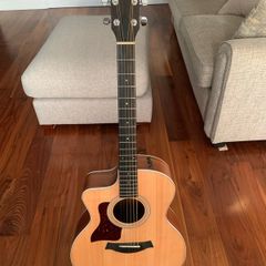 Taylor 214ce left handed acoustic/electric guitar