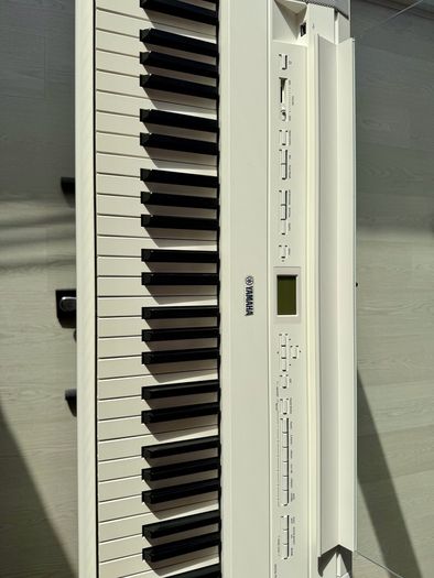 Yamaha P525 Digital Piano