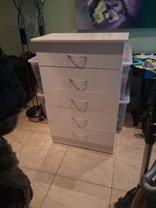 White drawer chest