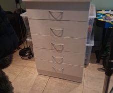White drawer chest