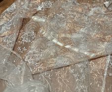 Voile / lace curtains