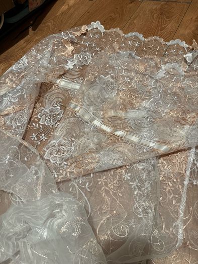 Voile / lace curtains
