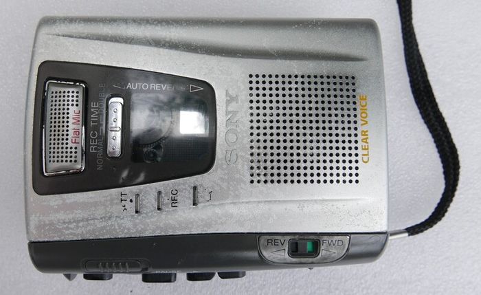 Sony Walkman TCM-40DV Cassette Recorder/Victaphone