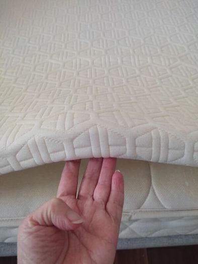 Free Double mattress + Topper