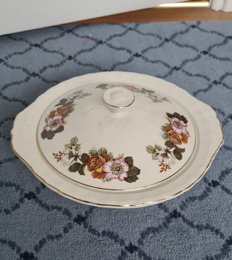 Beautiful Vintage Floral Lidded Tureen from Tudor Ware Ironstone Rosina