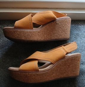 clarks leather wedge sandals size 4.5