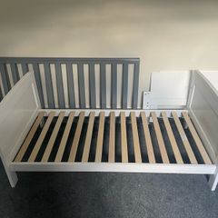 Cot bed