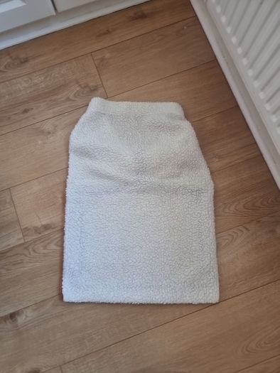 Radiator cat bed