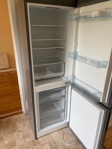 Bosch Series 4 Free standing fridge