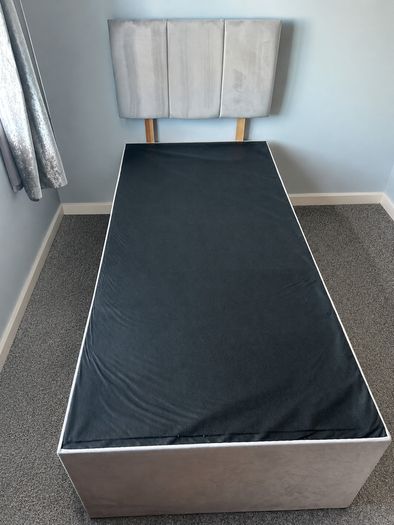 Single bed with trundle