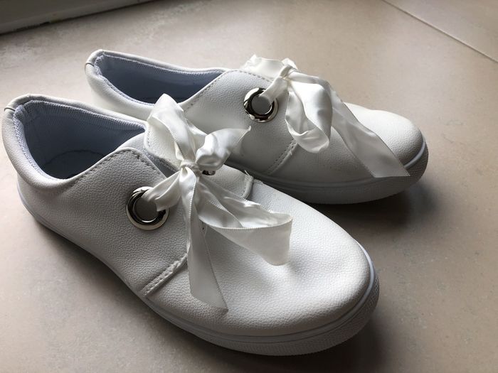 New trainers size 3