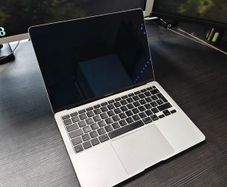 Apple MacBook Air M1 8GB / 256GB Excellent Condition