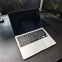 Apple MacBook Air M1 8GB / 256GB Excellent Condition