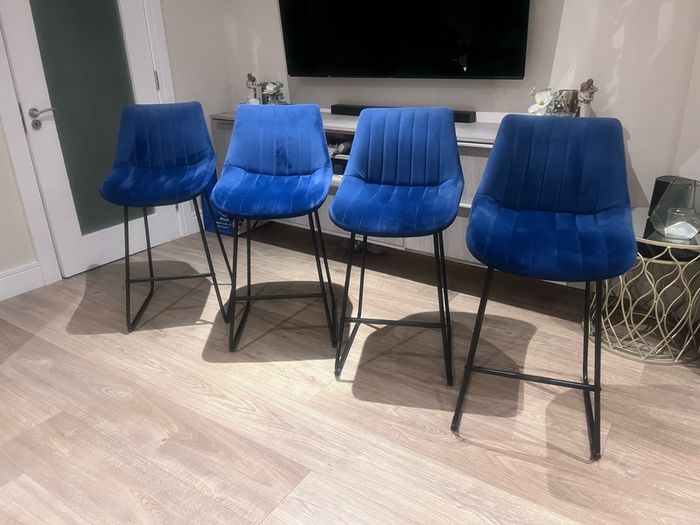 4 blue velvet bar stools