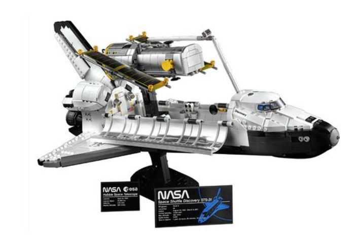 NEW Lego 10283 Space Shuttle Discovery