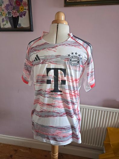 2025/26 FC Bayern Muinch Away Jersey - Large size