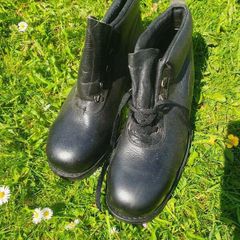 New leather safety shoes by Blackthorn size 11