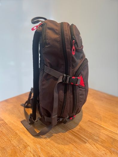 Dakine Helipro Snowboard / Ski backpack