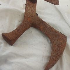 vintage shoe cobblers last ,,build to last ,,collectors item, buyer collects or pays postage thank you, sold as seen ,see pictures,