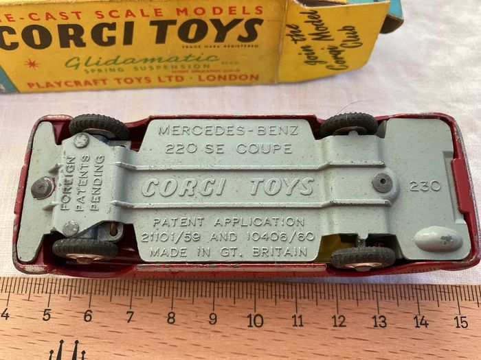 Corgi 230. Mercedes 220SE . 2 door coupe. 1962/64. Boxed. Excellent condition. Rare model.