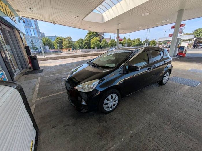 Toyota aqua 2013