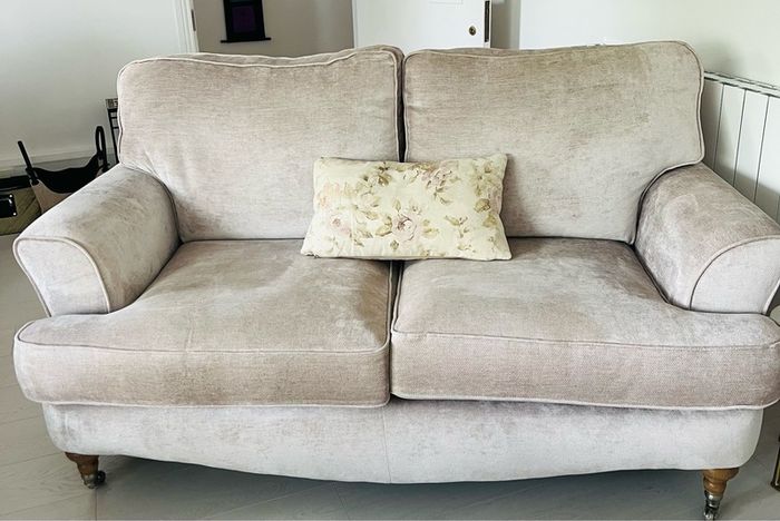 settee like new 175 cms long by 96 cms deep