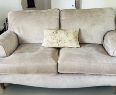 settee like new 175 cms long by 96 cms deep