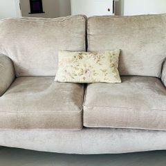 settee like new 175 cms long by 96 cms deep