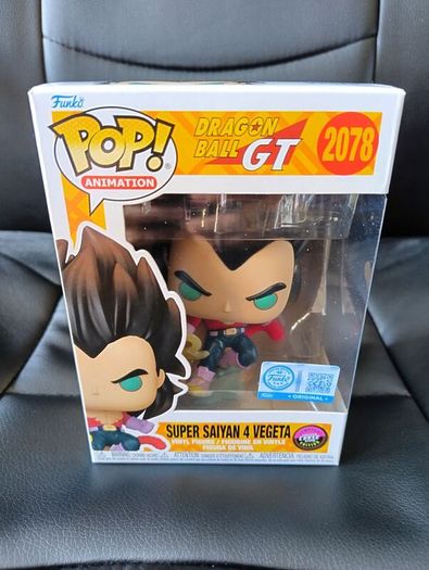 Funko Pop! Dragon Ball GT Super Saiyan Vegeta 4 Flocked Glow in the Dark Limited Chase Figure + Protector