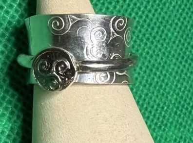 Handmade sterling silver spinner ring. Size P&1/2