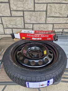hyunda Kona 241 emergency wheel with jack and wheel cover.