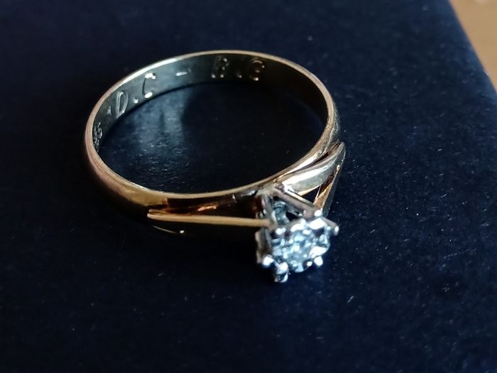 Vintage 9ct gold diamond solitaire ring size K