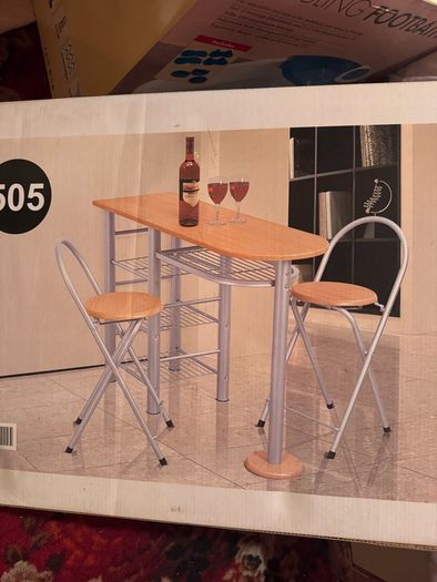breakfast bar and stools