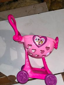 Minnie Mouse Shopping Cart