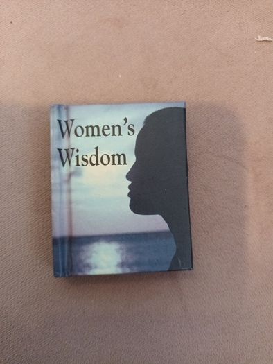 Mini women's wisdom book