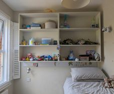 shelves kids bedroom - Built in - need to disassemble