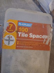 Plasplugs 7mm and 4mm tile spacers