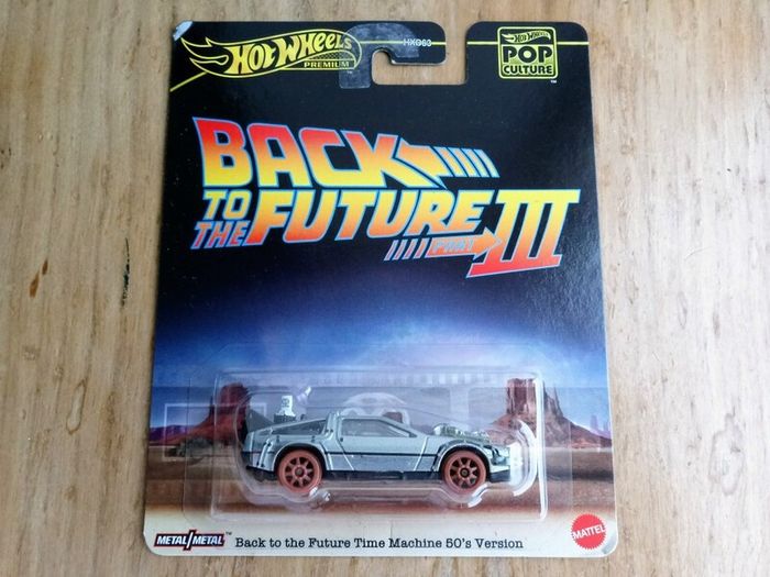 Hot Wheels Premium - Back To The Future III - Time Machine 50's Version