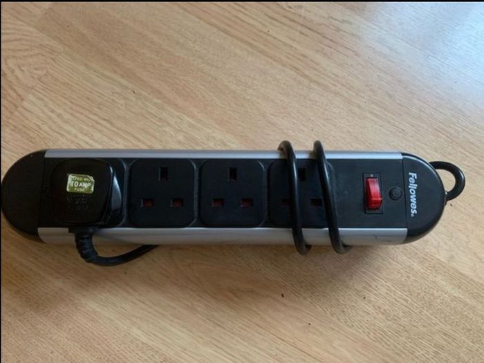 4 / 6 way extension leads and surge protector