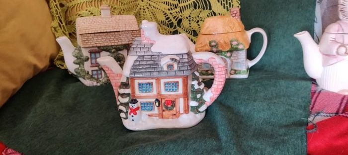 Cottage House teapots