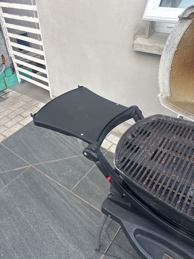 Weber Q2000 BBQ & stand