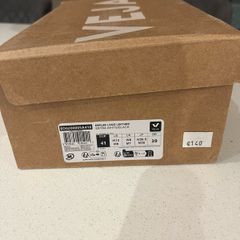 Brand new women's Vejas size 41