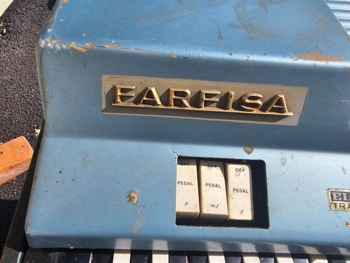Farfisa Compact.