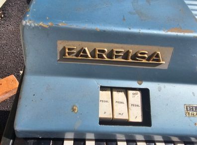 Farfisa Compact.