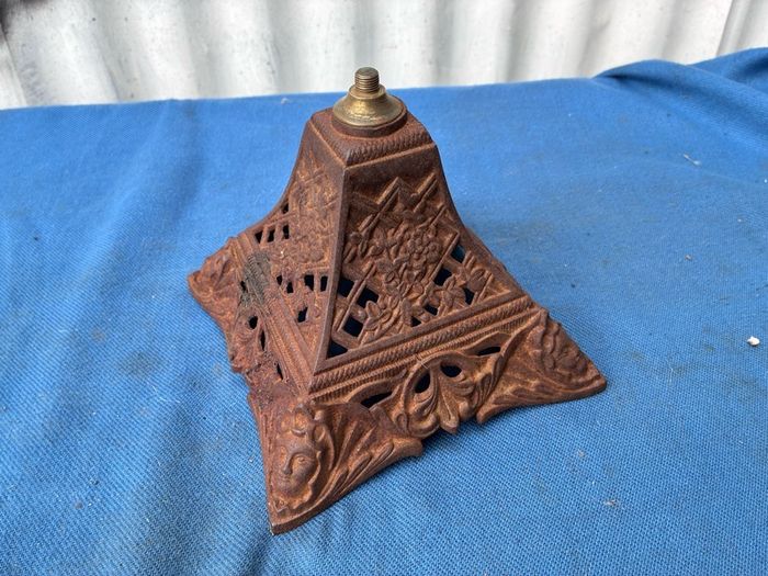 Very decorative cast iron oil lamp base