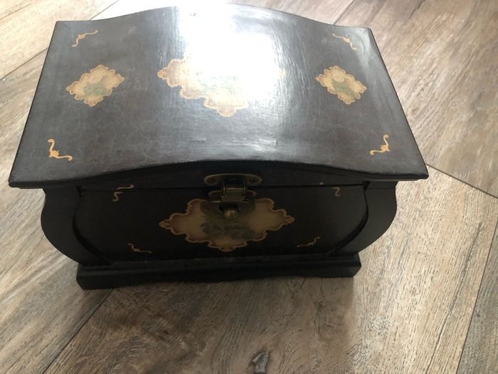 Jewellery box