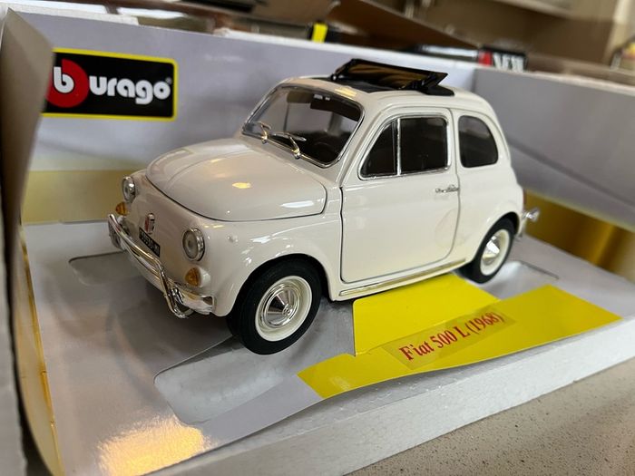 Fiat 500 L 1/16-1/8 burago