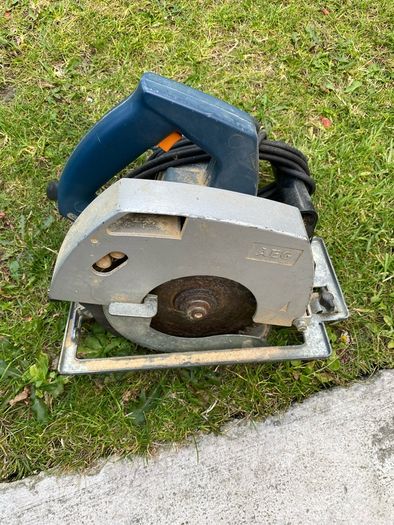 AEG skill saw